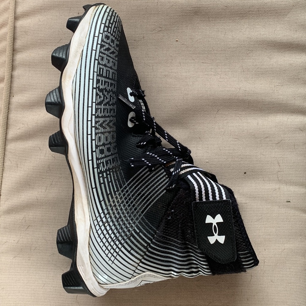 Under Armour Football Cleats Size 9 Men’s